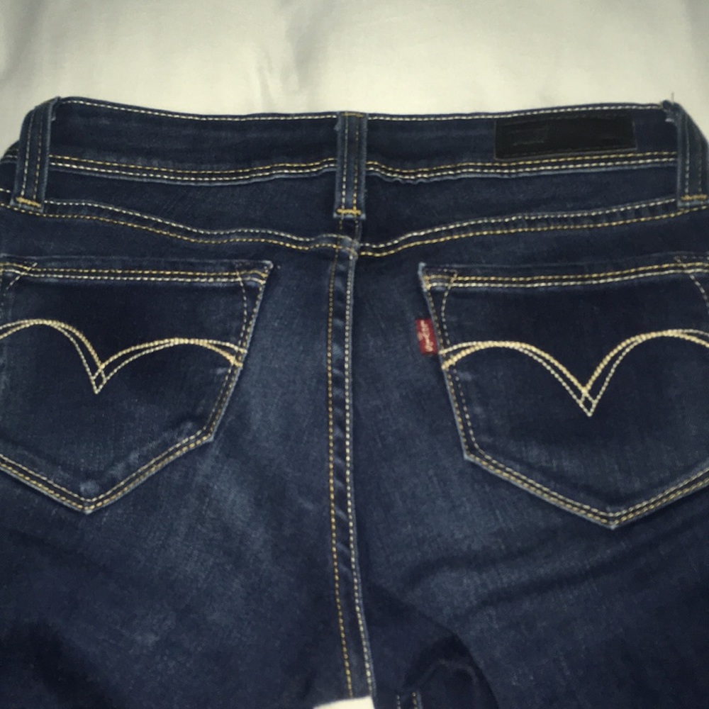 Levi’s bold curve size 3 jeans